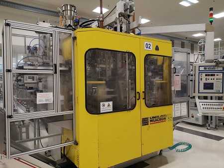 Uniloy 5 Litre Blow Molding Machine-2